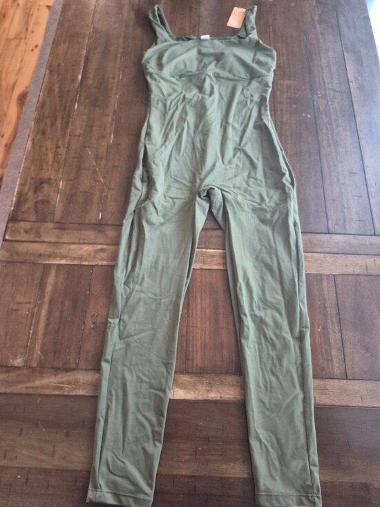 Popilush Olive Green Sleeveless Stretchy Jumpsuit Medium - Picture 1 of 4